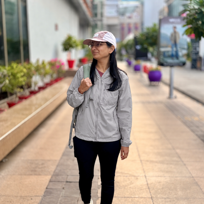The Altitude windbreaker Female, Full Moon colourway